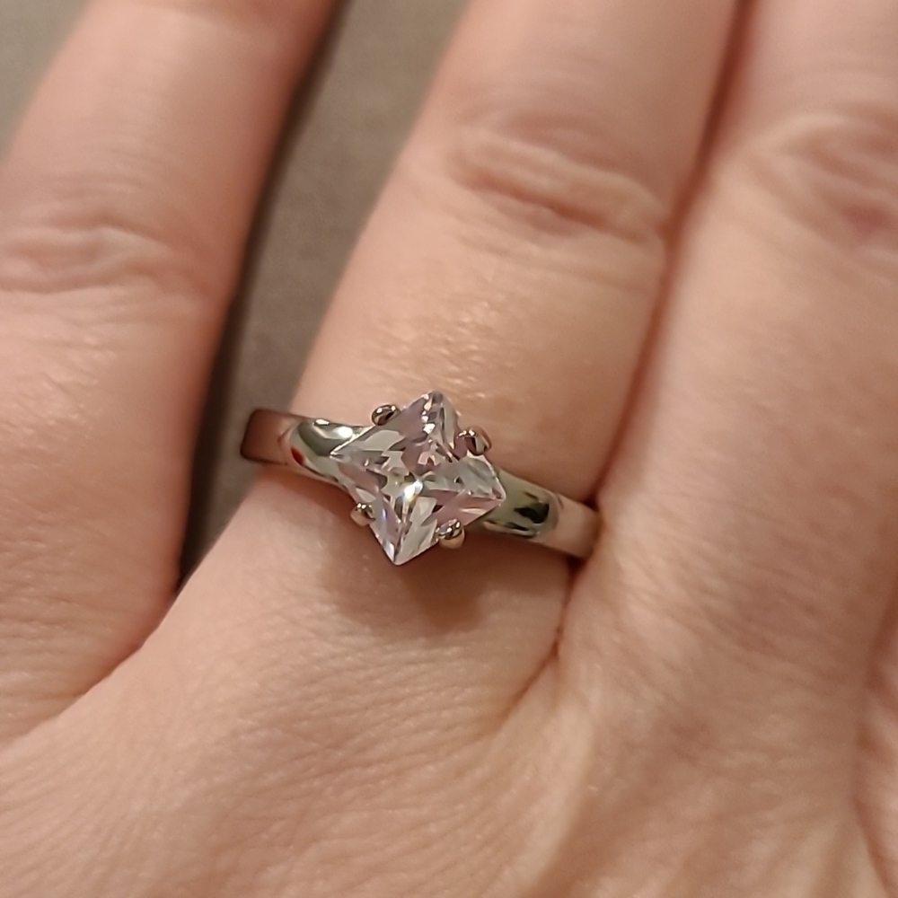 Diamond shape cubic zirconia stainless steel ring